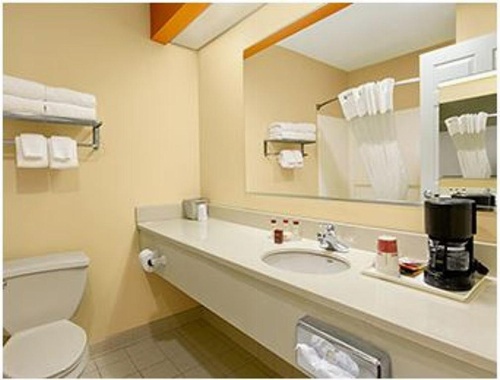 Ramada Limited Columbia image 17