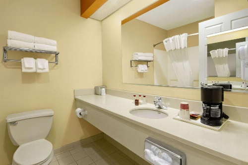Ramada Limited Columbia image 4
