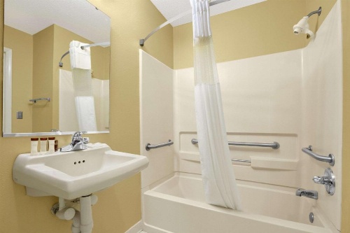 Ramada Limited Columbia image 8